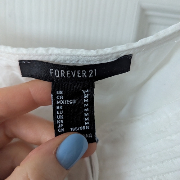 FOREVER 21 - White Lace-Up Spaghetti Strap Crop Top With Lace Detail Size M - Picture 4 of 12